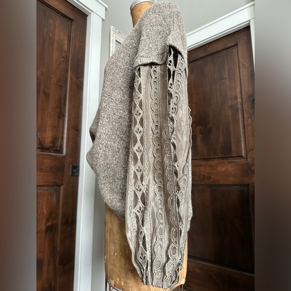 Gimmicks Knit Sweater with Lace Sleeves - Picture 6 of 8